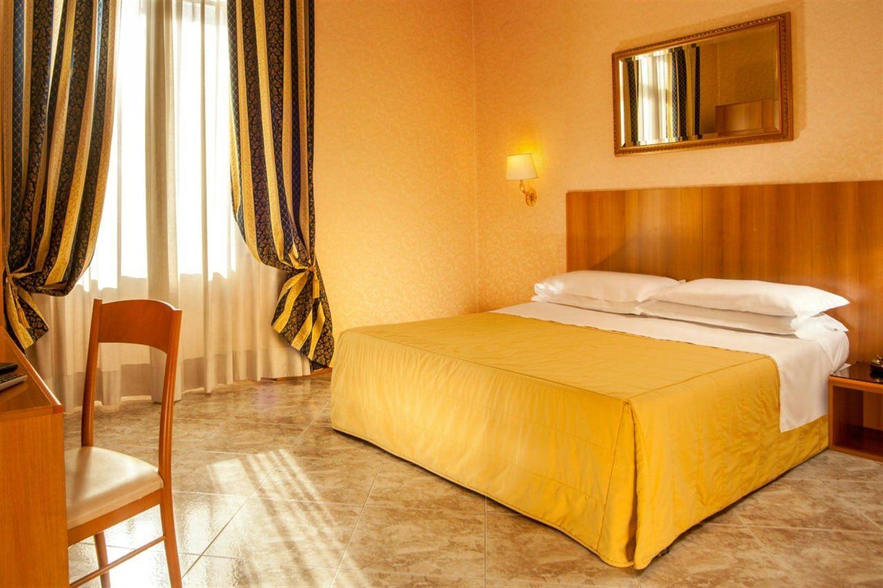 ホテル アマリア ヴァティカーノ ローマ エクステリア 写真